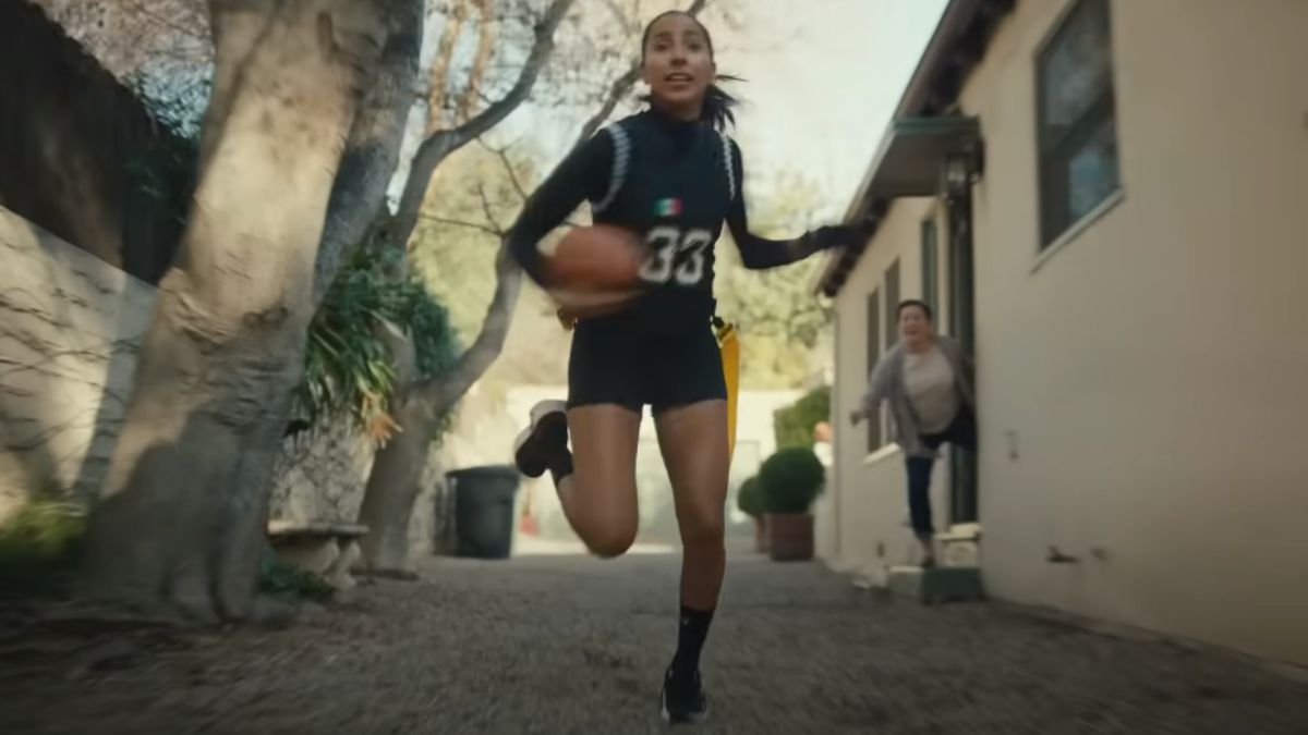 Mexico’s Flag Football Star Diana Flores Featured in NFL’s ‘Run With It’ Ad During Super Bowl