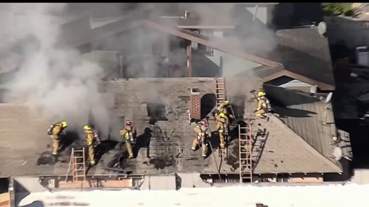 2 Critically Injured In House Fire In South Los Angeles Nbc Los Angeles