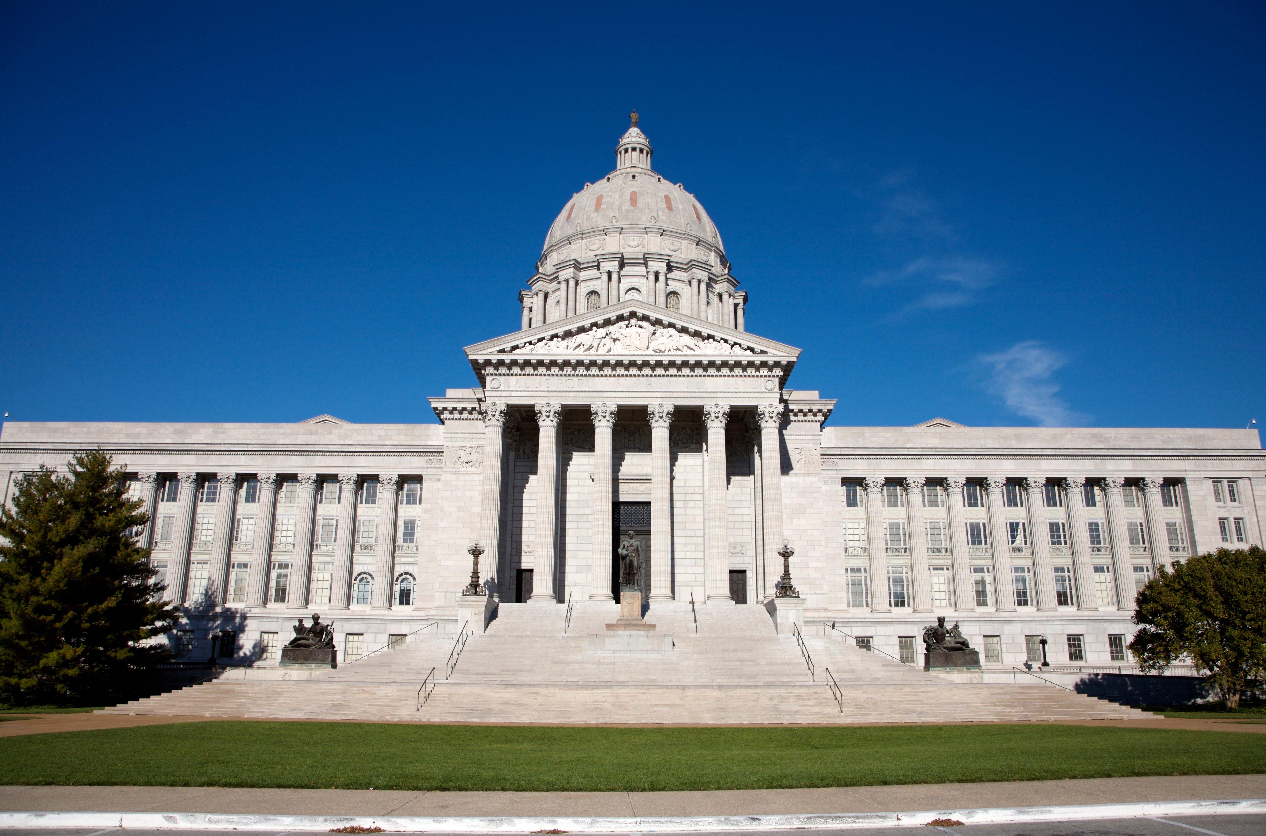 Missouri candidate with ties to the KKK on Republican ballot – NBC Los Angeles - Vimarsana News