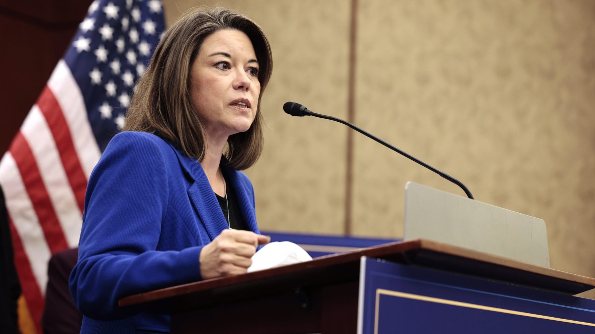 Democratic Rep. Angie Craig Assaulted at DC Apartment Building – NBC Los Angeles - Vimarsana News