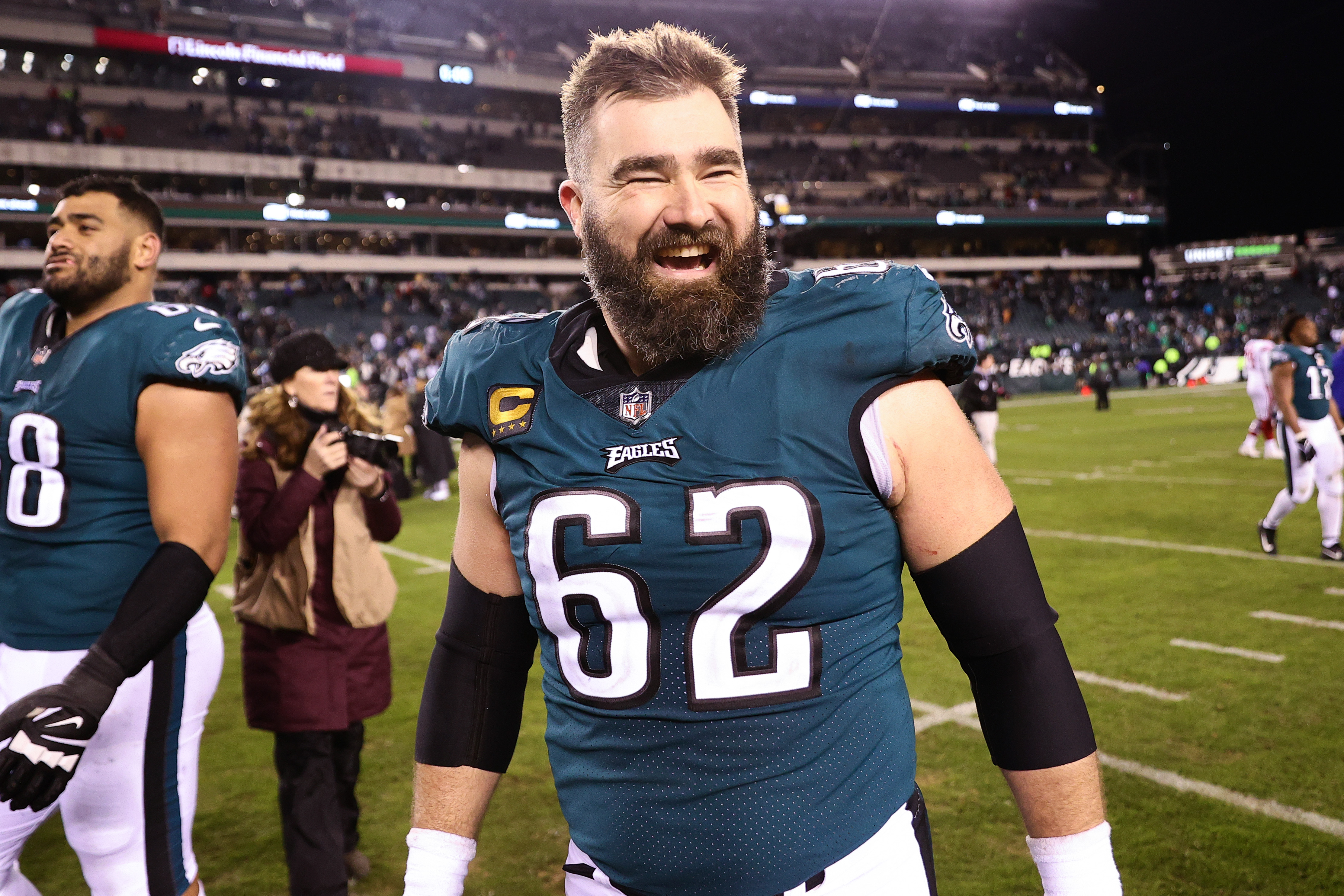 Jason and Kylie Kelce welcome newborn daughter Wyatt