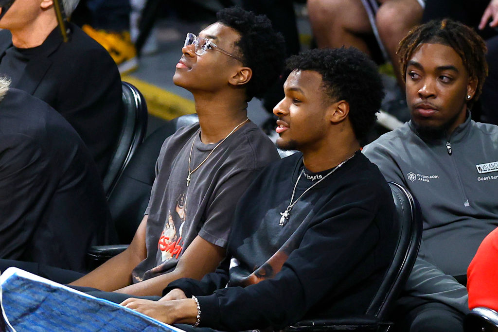 Photos: See the Celebrities Who Watched LeBron James Make History