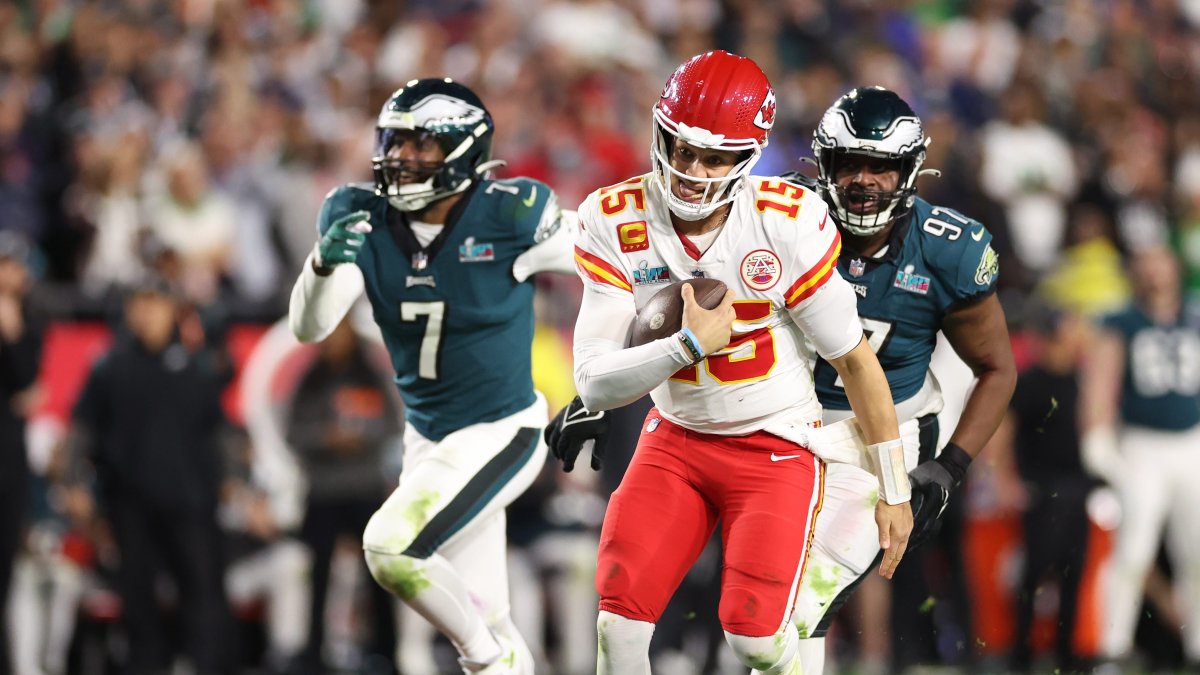 Chiefs Beat Eagles 38-35 to Win Super Bowl LVII