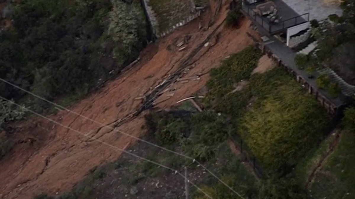 Mudslide in La Cañada Flintridge Damages at Least One Home