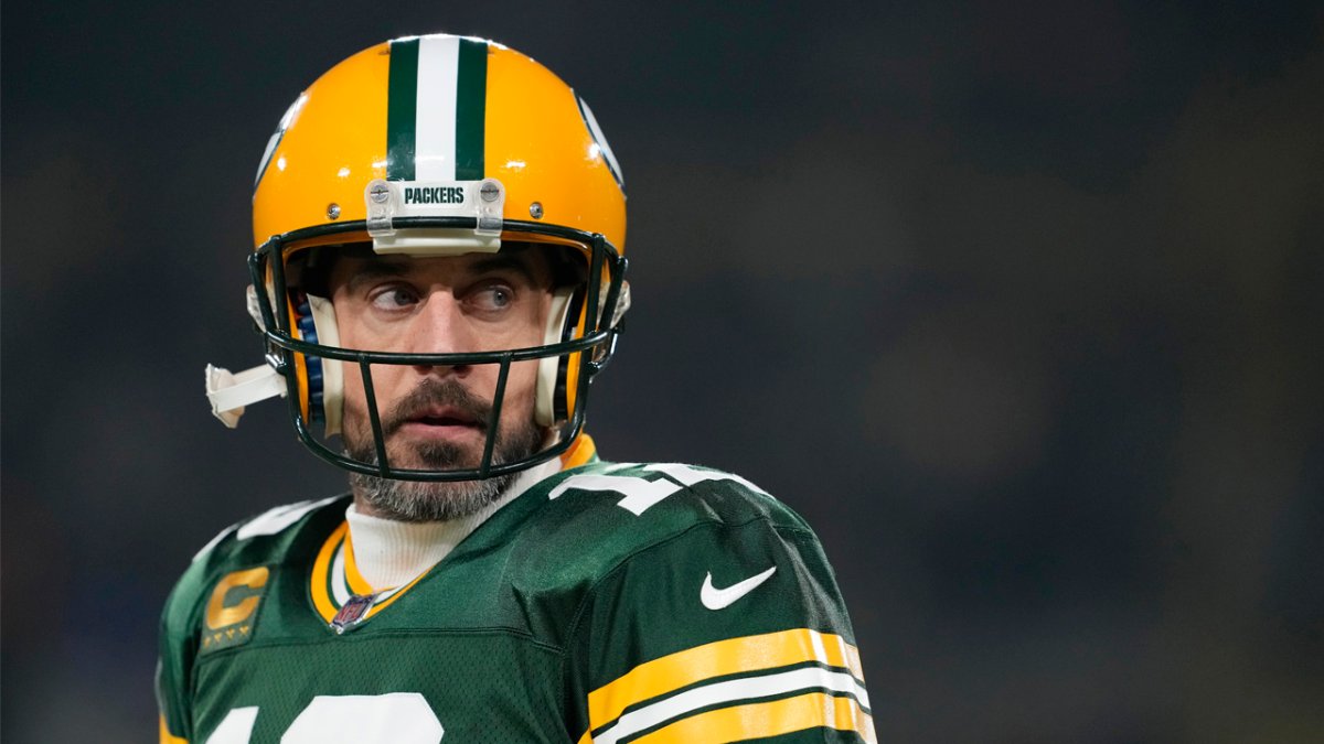 NFL Fans Speculate on Aaron Rodgers's Future After His Jersey