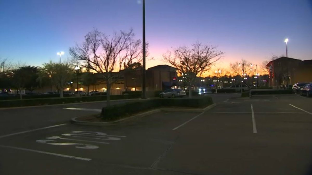Security Guard Accused of Sex Assault at Fullerton Shopping Plaza – NBC Los Angeles - Vimarsana News