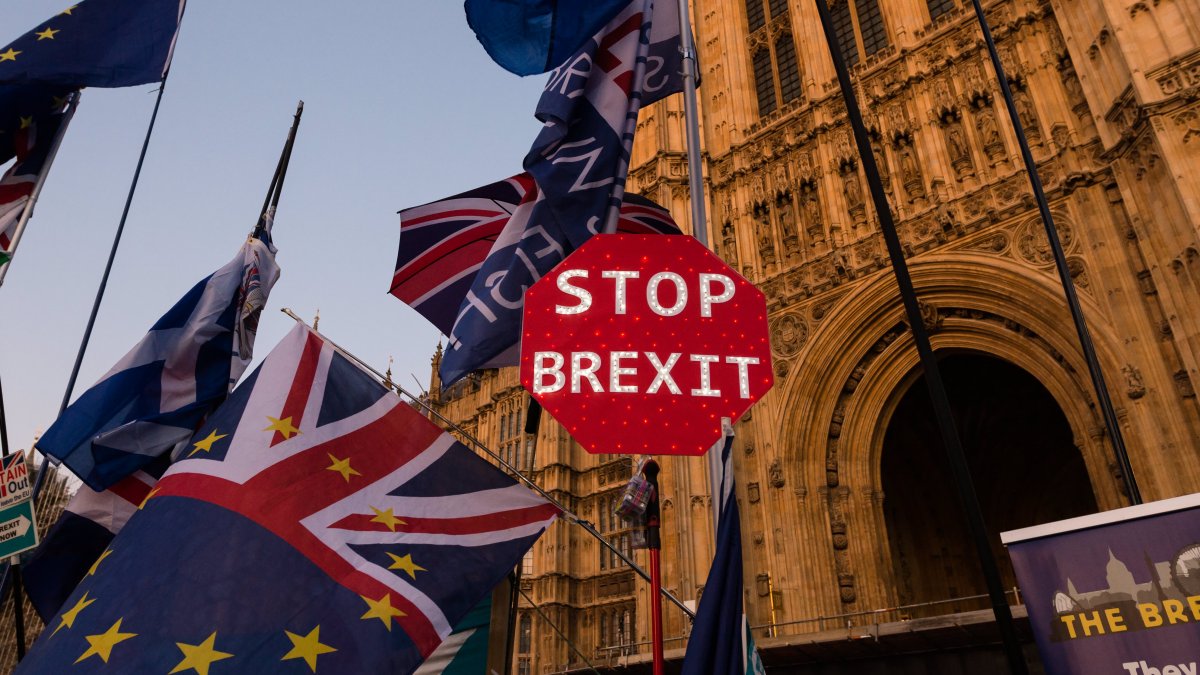 'Bregret'? Many Brits Are Suffering From Brexit Regret – NBC Los Angeles - Vimarsana News