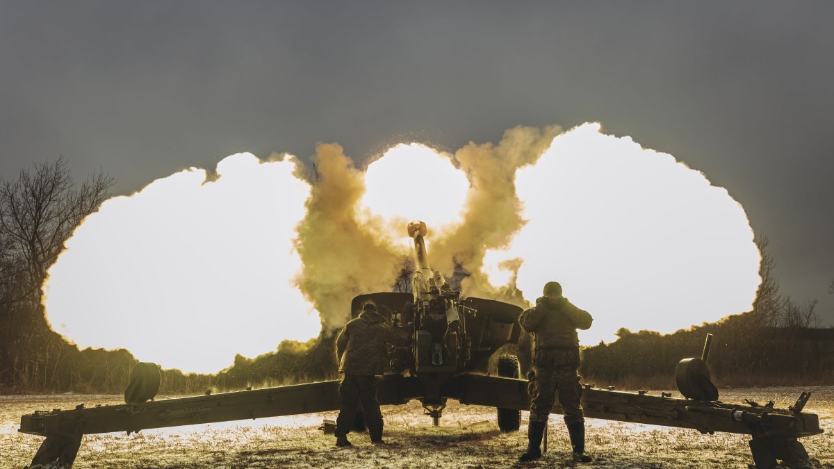 Ukraine War Live Updates: Ukrainian Forces Are Coming Under 'Insane Pressure' From Russia, Kyiv Says, But Counteroffensives Are Being Prepared – NBC Los Angeles - Vimarsana News