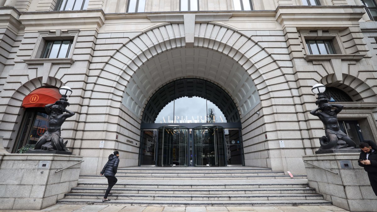 'A Huge Relief': Startups React to Silicon Valley Bank UK's HSBC Rescue Deal – NBC Los Angeles - Vimarsana News