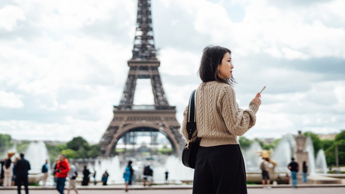 Chinese Tourists Are Traveling Again — But Not the Way They Used to - Vimarsana News