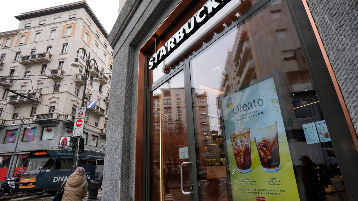 Starbucks' 'Oleato' Olive Oil-Infused Drinks Launch in Italy – NBC Los Angeles - Vimarsana News