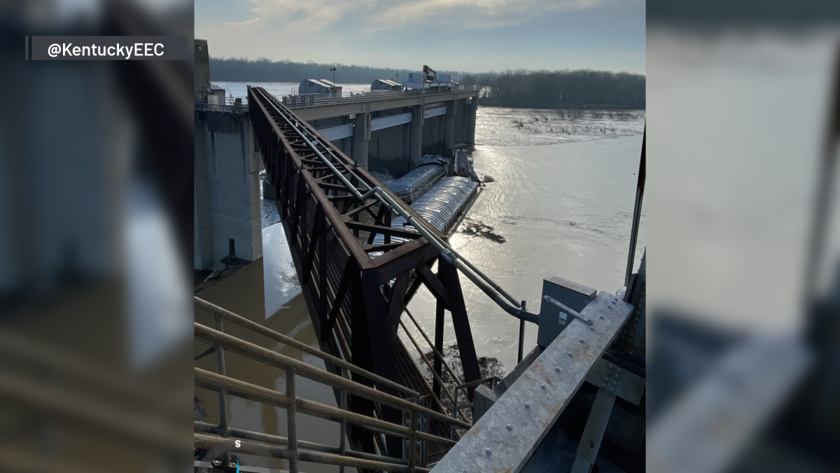 10 Barges Break Free From Tug Boat on the Ohio River Near Louisville, Kentucky – NBC Los Angeles - Vimarsana News