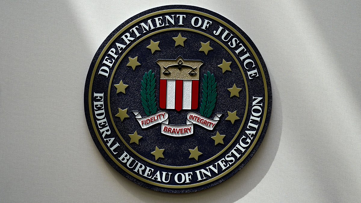 2 Capitol Riot Defendants Sought by FBI After Disappearing - Vimarsana News