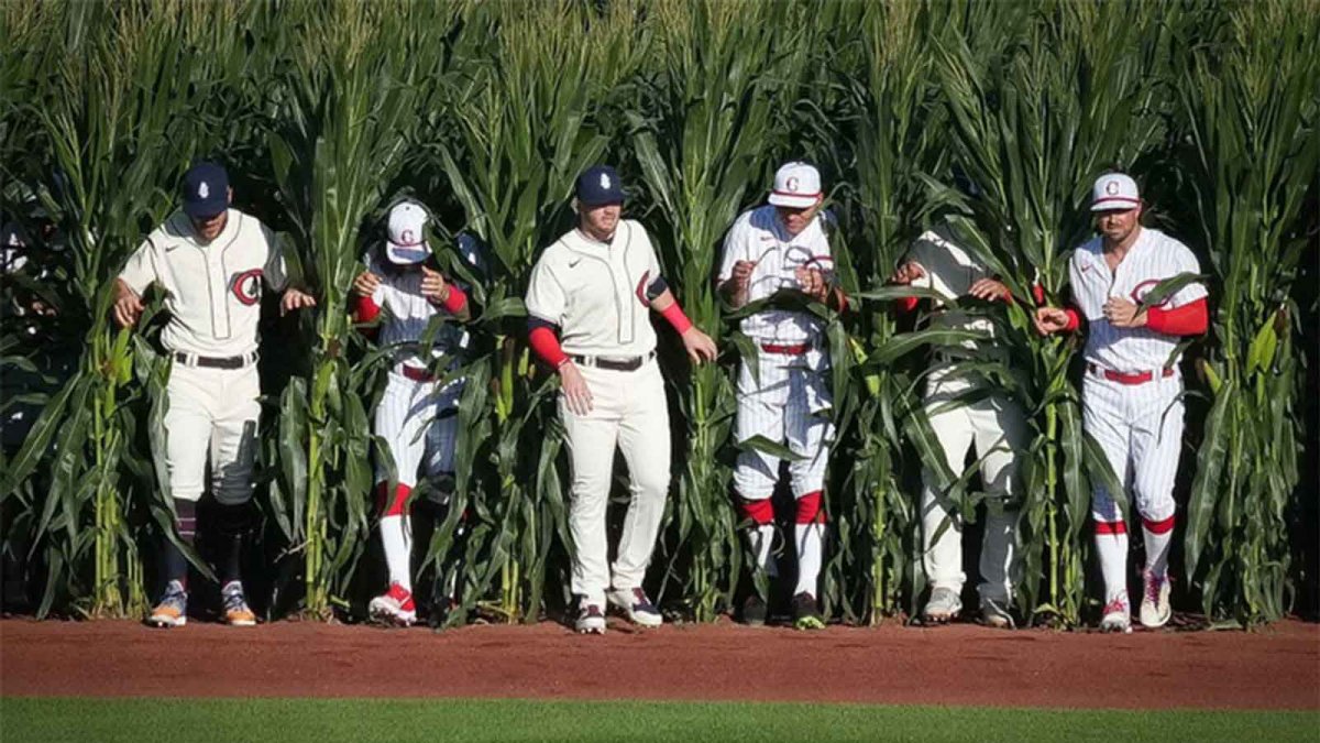 Reds, Cubs prepare for Field of Dreams