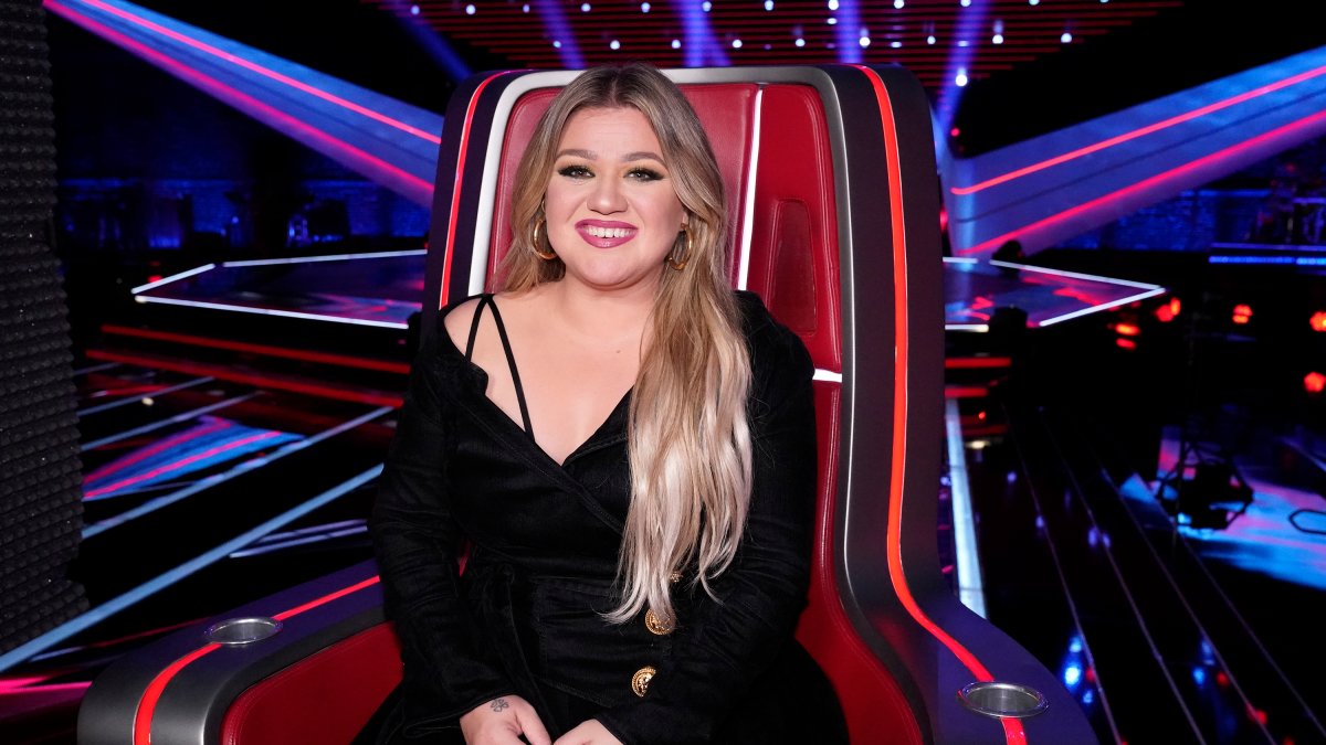 Hearing Impaired 'The Voice' Contestant Impresses Coaches – NBC Los Angeles - Vimarsana News