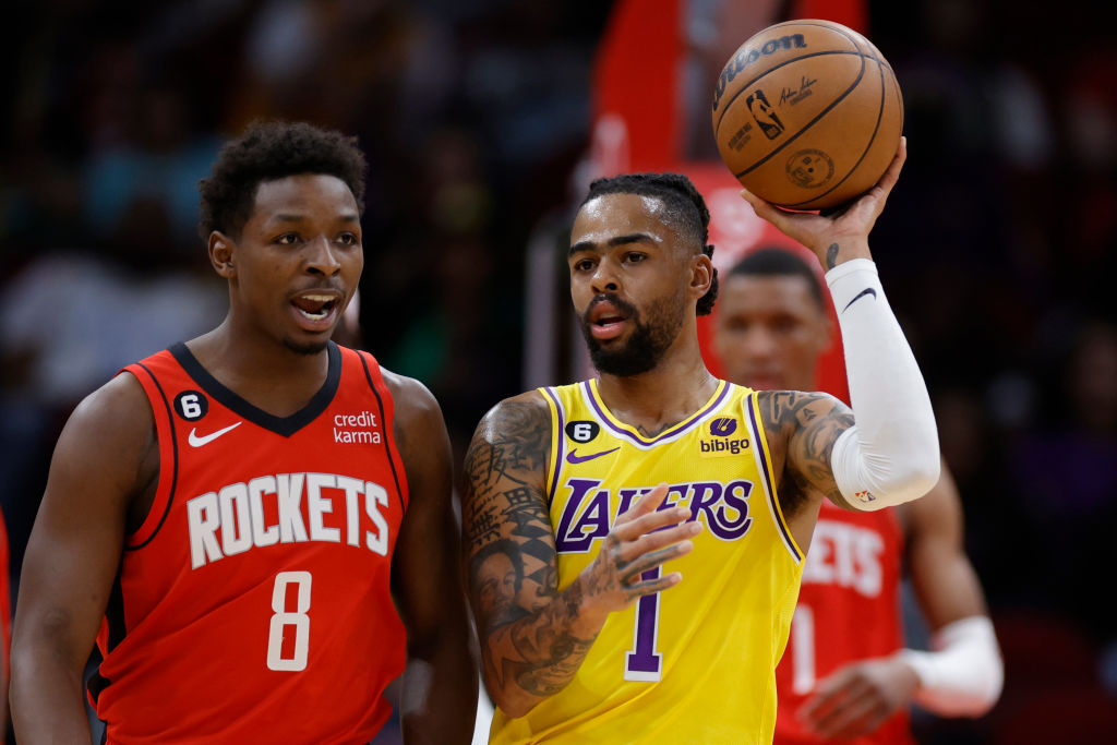 Rockets Stun Shorthanded Lakers 114-110
