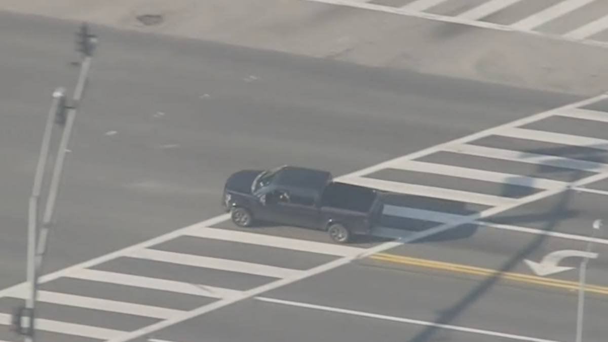 Live: Armed Driver Suspected in Carjacking Leads Dangerous Chase LA