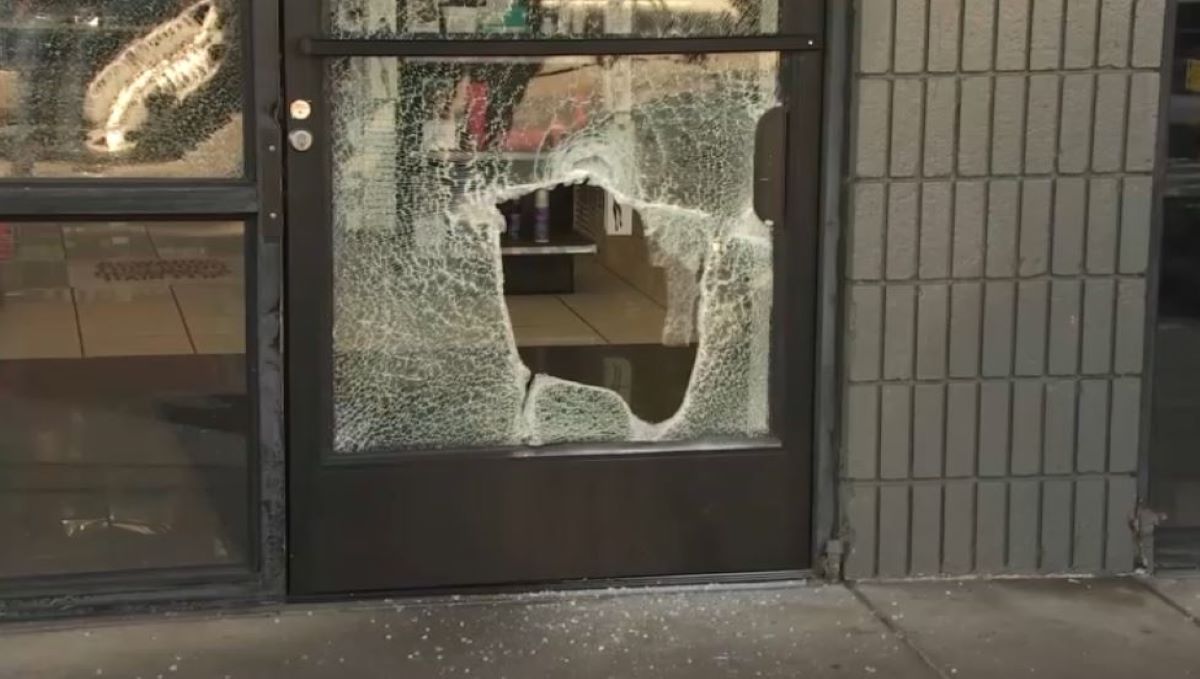 Three Businesses Targeted in Smash-and-Grab Burglaries in Koreatown, Hollywood