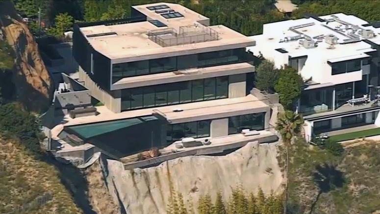 Powerball Winner Buys $25.5 Million Mansion in Hollywood Hills