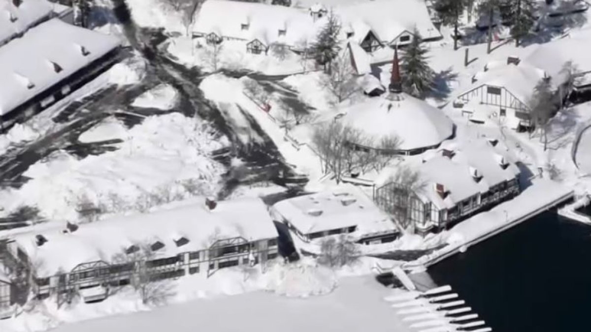 Snow Piles Up to Rooftops in Lake Arrowhead NBC Los Angeles