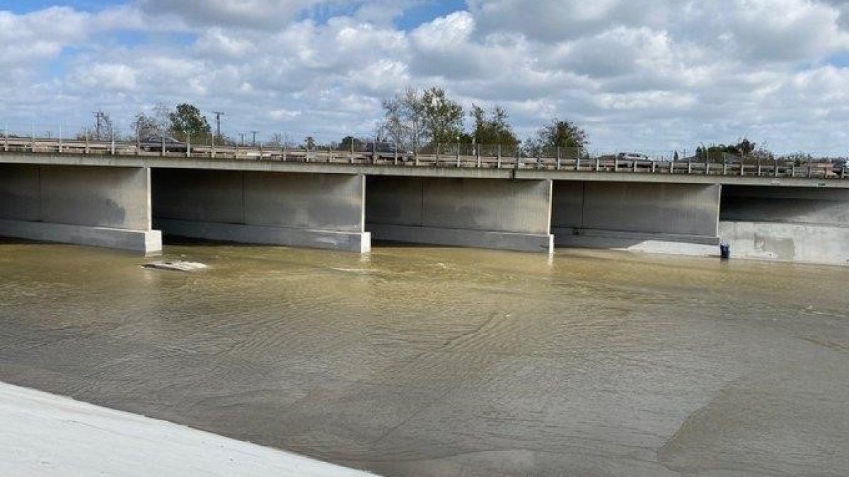 Witness Rescues Boy Who Fell into Santa Ana Riverbed – NBC Los Angeles