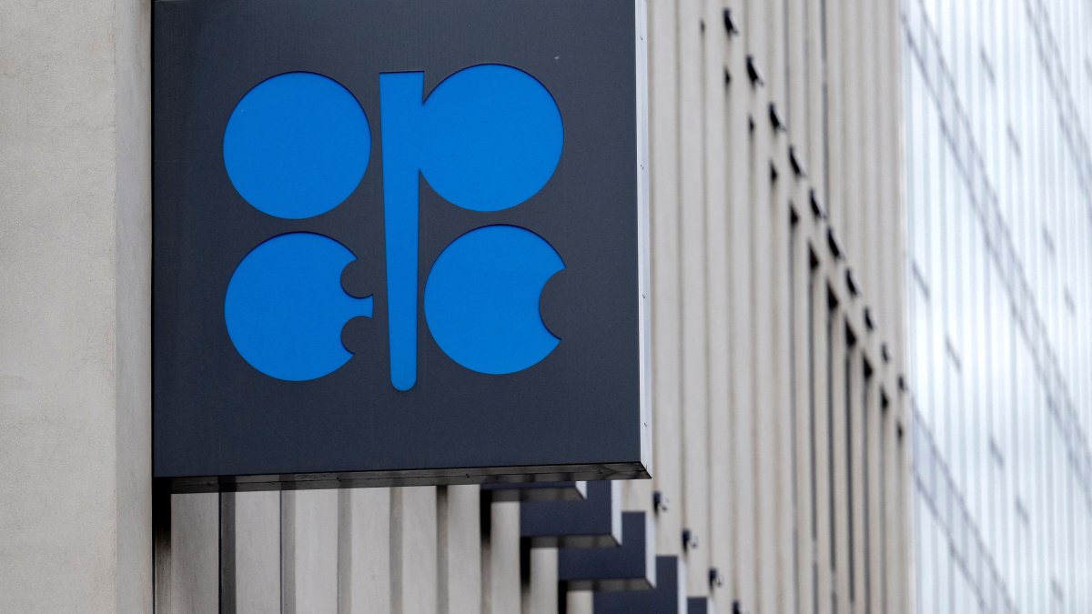 OPEC+ Just Made the Fed's Job More Complicated. Here's Why They Did It — and What Could Be Next – NBC Los Angeles - Vimarsana News
