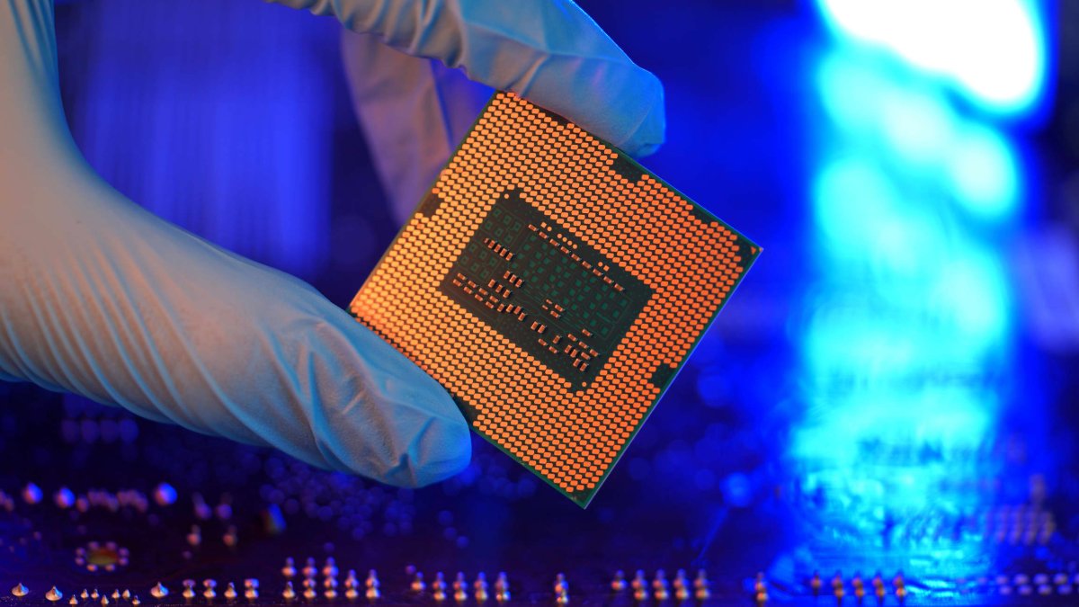 China Urges Japan Not to Back US Chip Export Restrictions as Washington Tries to Rally Allies China Urges Japan Not to Back US Chip Export Restrictions as Washington Tries to Rally Allies