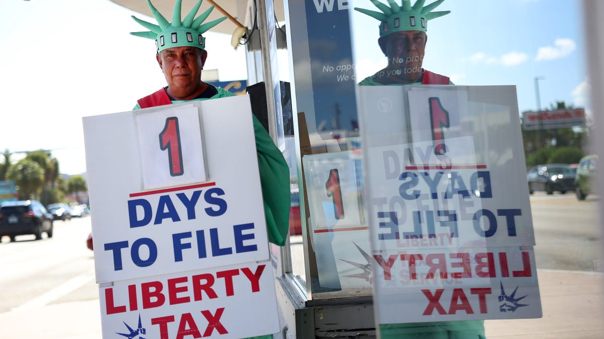 Trying to Fund an Individual Retirement Account Ahead of the Tax Day Deadline? Here's What You Need to Know - Vimarsana News