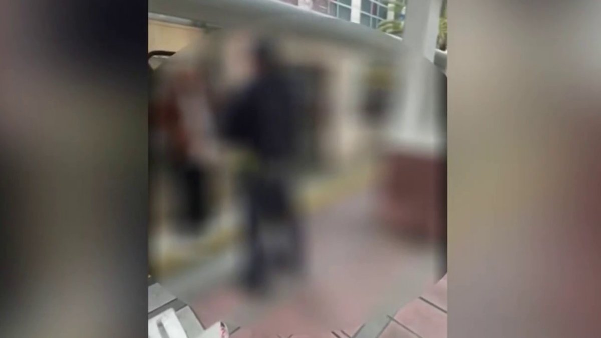 Deadly Stabbing on Metro Train in Long Beach – NBC Los Angeles
