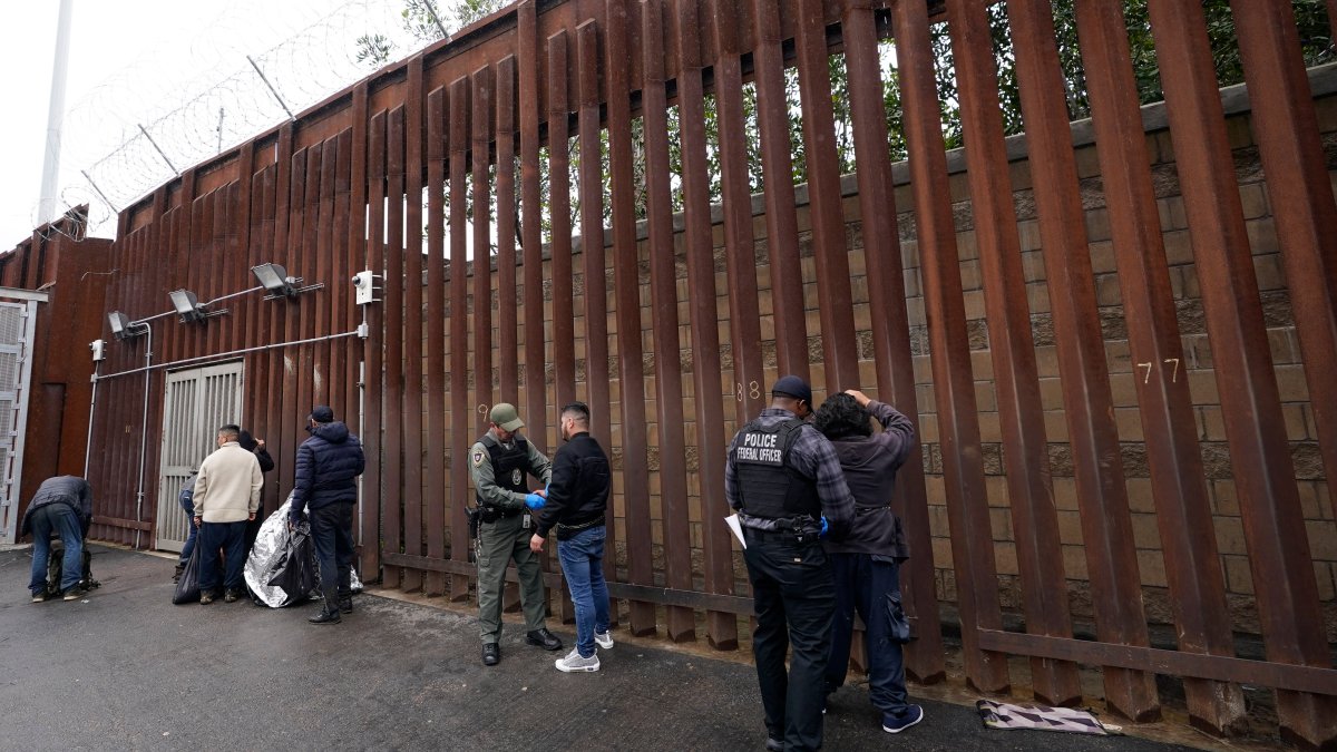Biden Administration Moves to Slow Expected Migrant Surge – NBC Los Angeles