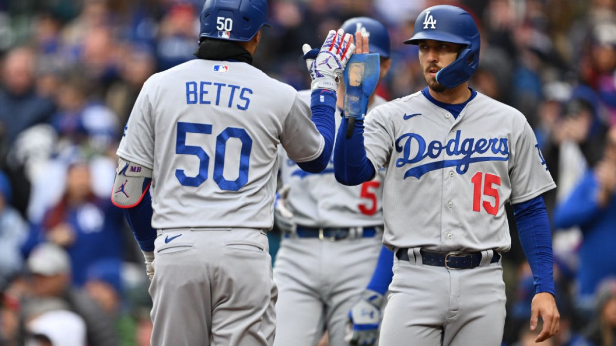 Mookie Betts has 2 of Dodgers' 3 hits, drives in 5 to beat Cubs