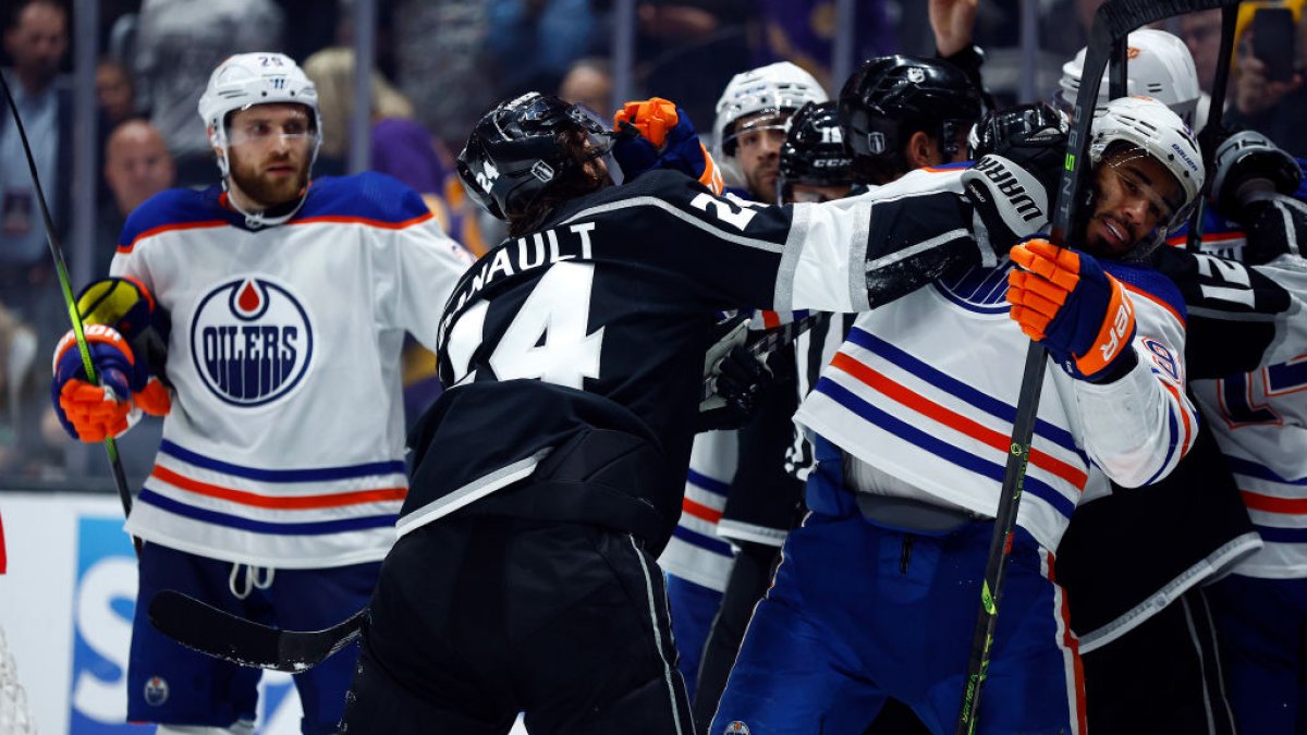 Dustin Brown, captain of Kings' Stanley Cup wins, set to retire - Los  Angeles Times