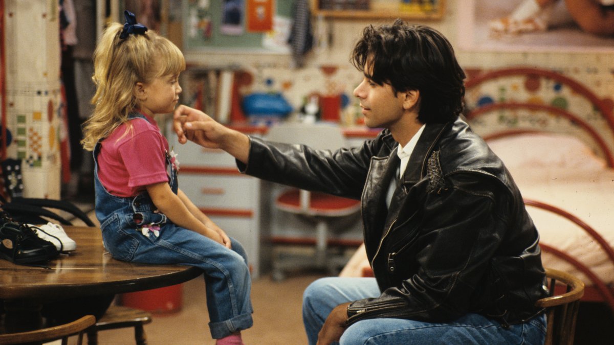 John Stamos Recalls Getting the Olsen Twins Fired From 'Full House' – NBC Los Angeles - Vimarsana News