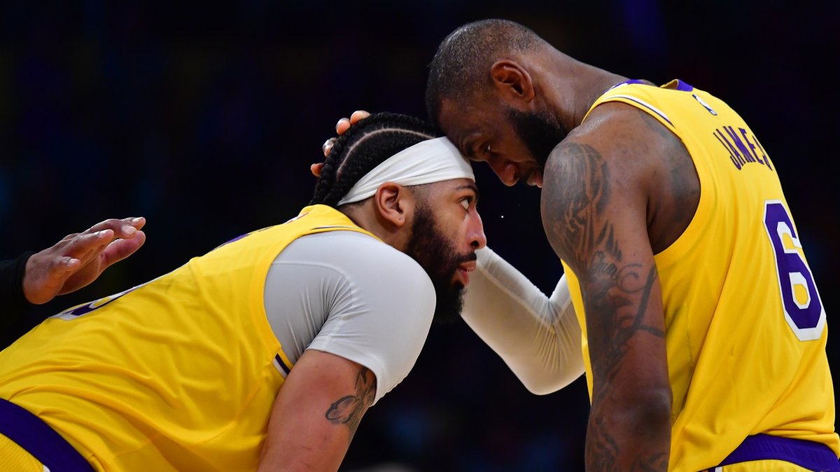 Lakers' LeBron Epically Calls Out AD for Costly Foul Vs. Wolves – NBC Los  Angeles