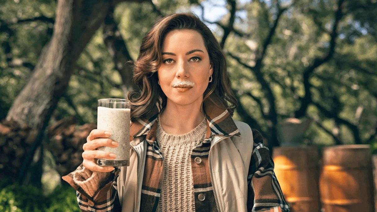 Aubrey Plaza Takes Jab at Plant-Based Milks With 'Wood Milk' Ad – NBC Los Angeles - Vimarsana News