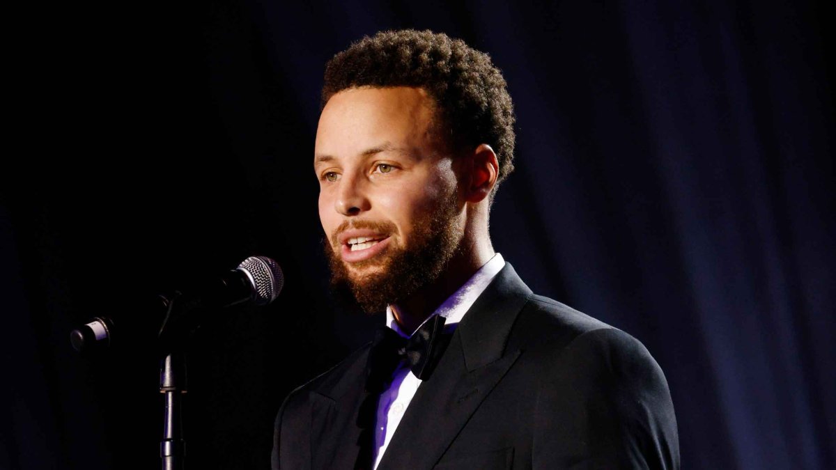 Steph Curry to Star in ‘Mr. Throwback’ Comedy Series for NBC, Per ...