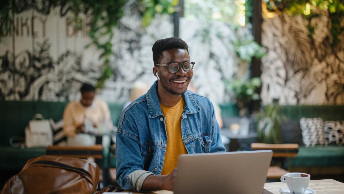 6 of the Best Side Hustles for College Students – NBC Los Angeles - Vimarsana News