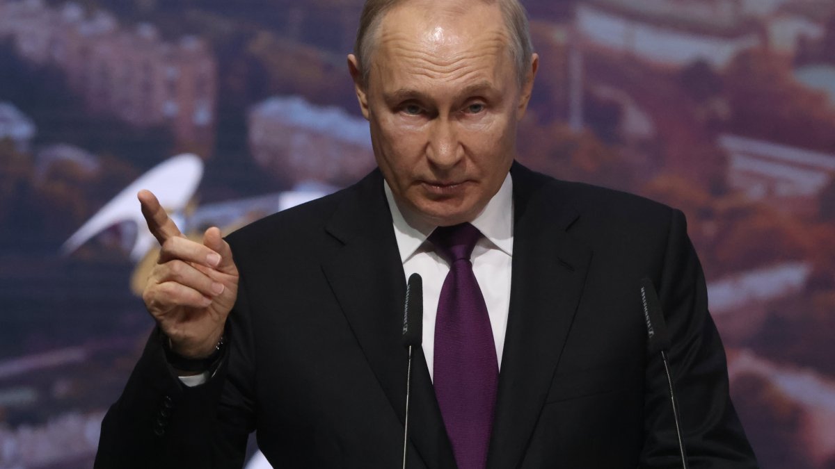 Ukraine War Live Updates: Putin Says 'Neocolonial' World Order Will End; F-16 Jets on the Wishlist as Ukraine and Allies Meet – NBC Los Angeles - Vimarsana News