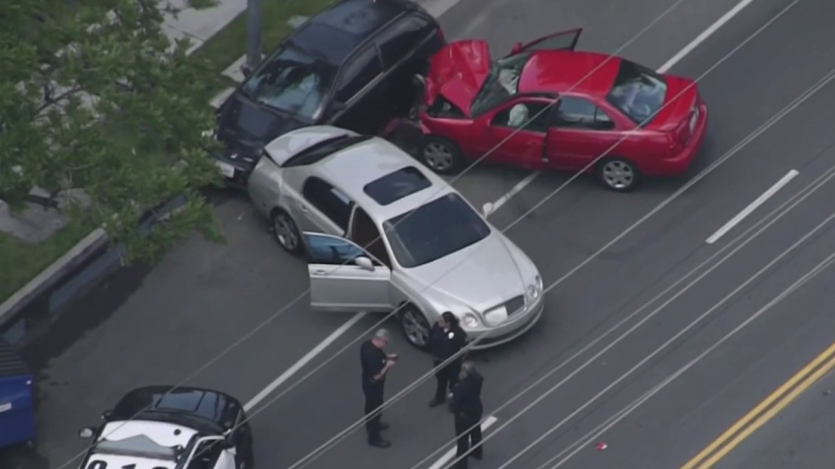 Shooting During Attempted Robbery In Sherman Oaks Nbc Los Angeles 