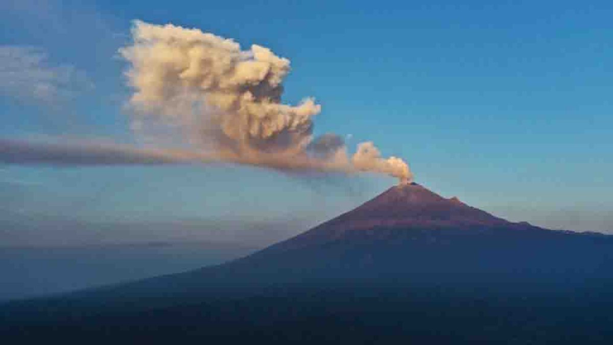 Nivel de alerta aumenta a medida que aumenta la actividad del volcán en México – Telemundo 52