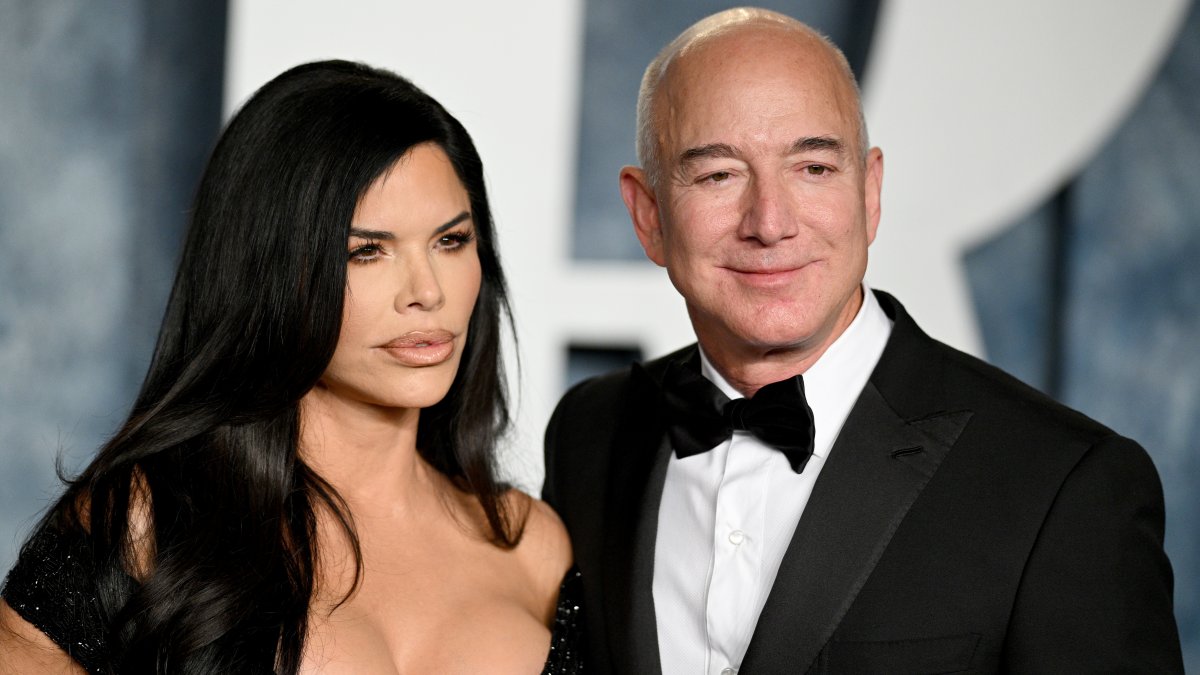 Peek Inside Jeff Bezos' Mysterious Private World – NBC Los Angeles - Vimarsana News