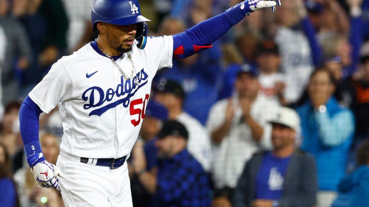 Mookie Betts is back atop Dodgers lineup after missing a game for