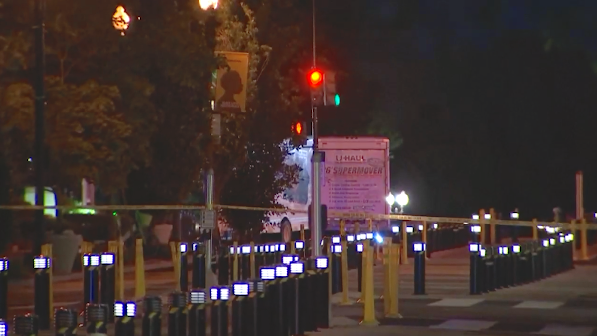 19-Year-Old Crashes U-Haul Into Security Barrier Near White House; Nazi Flag Found 1