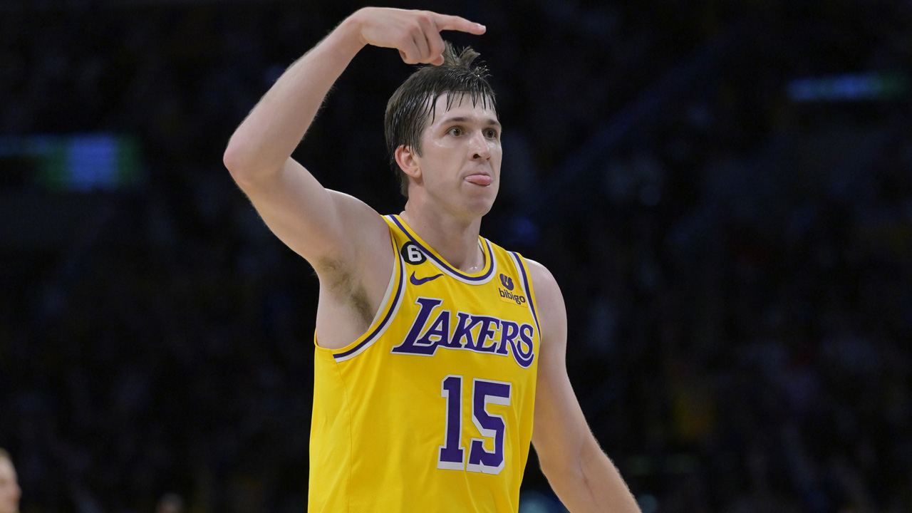Austin Reaves hits buzzer-beater to propel Lakers to OT win