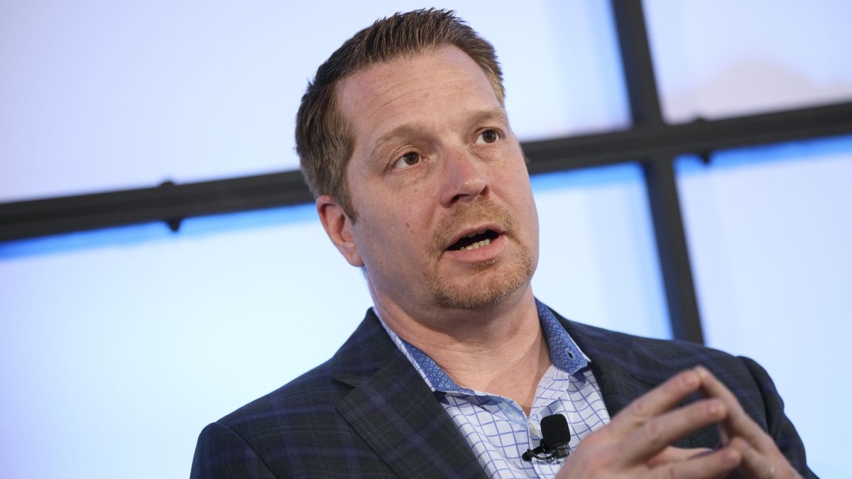 CrowdStrike CEO Calls Generative AI an 'Arms Race,' But Says Company Is Positioned Well to Face Adversaries – NBC Los Angeles - Vimarsana News