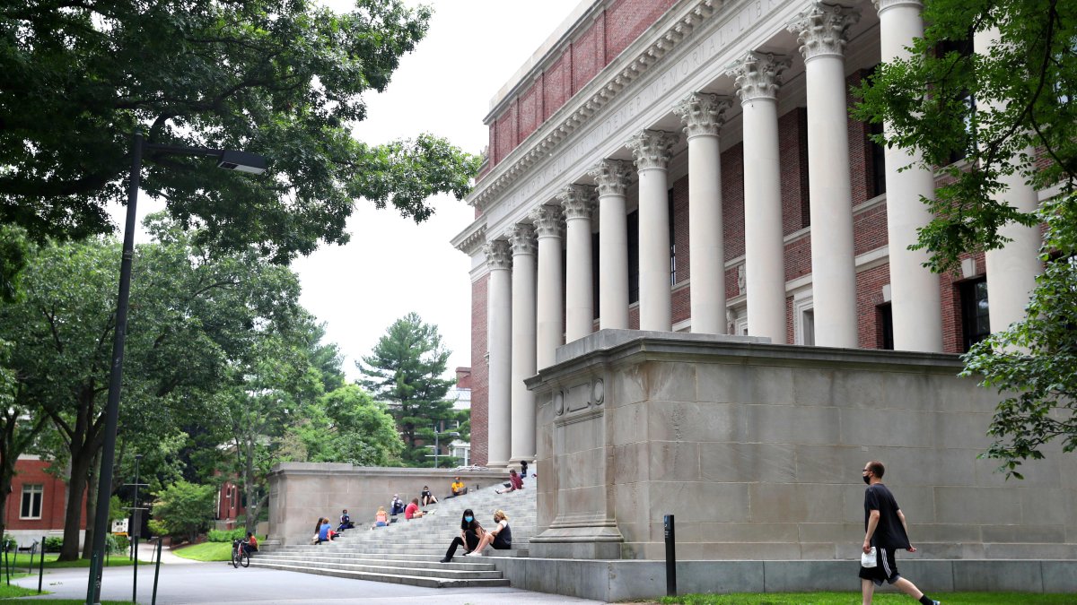 Ivy League Acceptance Rates 'May Have Bottomed Out,' Expert Says — Here's What That Means for Getting Into Schools Like Harvard – NBC Los Angeles - Vimarsana News