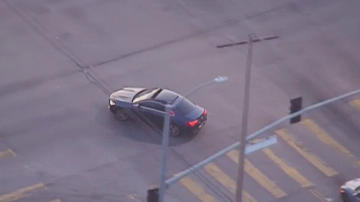 Driver of Stolen Mercedes in Custody After Pursuit – NBC Los Angeles