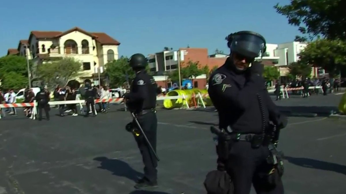 Hundreds gather ahead of Glendale school board meeting NBC Los Angeles