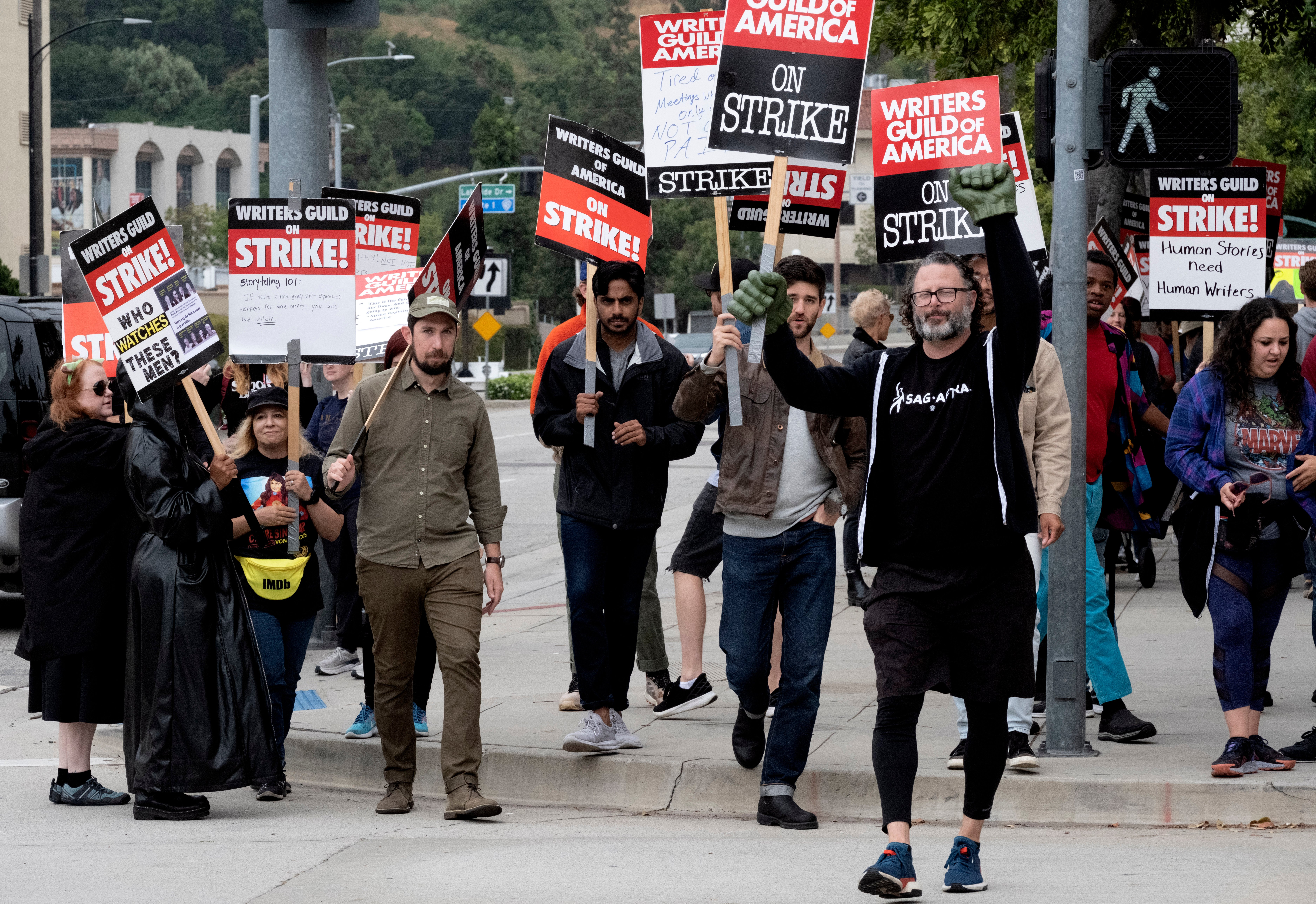 Hollywood writers strike reaches 50 days with no end in sight – NBC Los Angeles - Vimarsana News