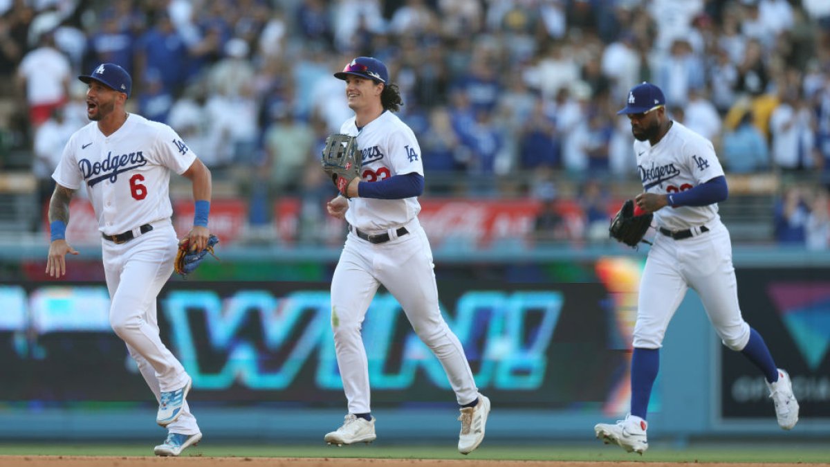 Dodgers rally from 4-run deficit to beat Astros 8-7 on game